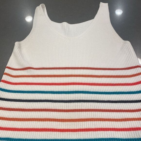 Knit sweater tank top - Picture 2 of 3